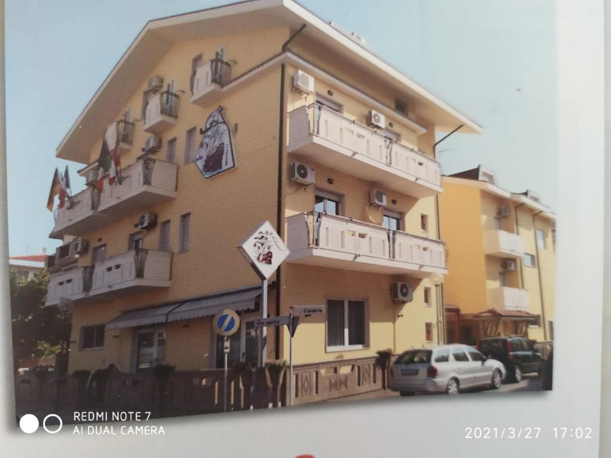 Albergo Il Veliero Pineto Esterno foto