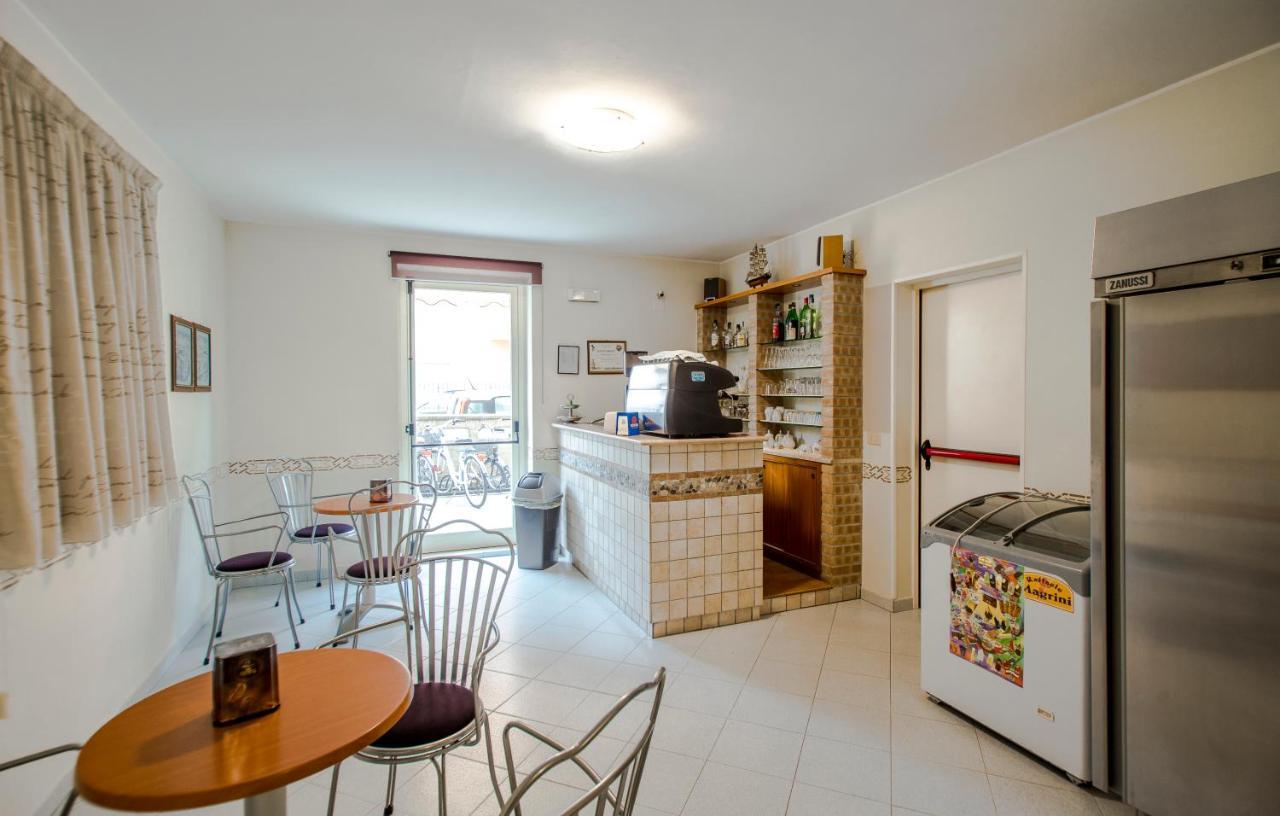 Albergo Il Veliero Pineto Esterno foto