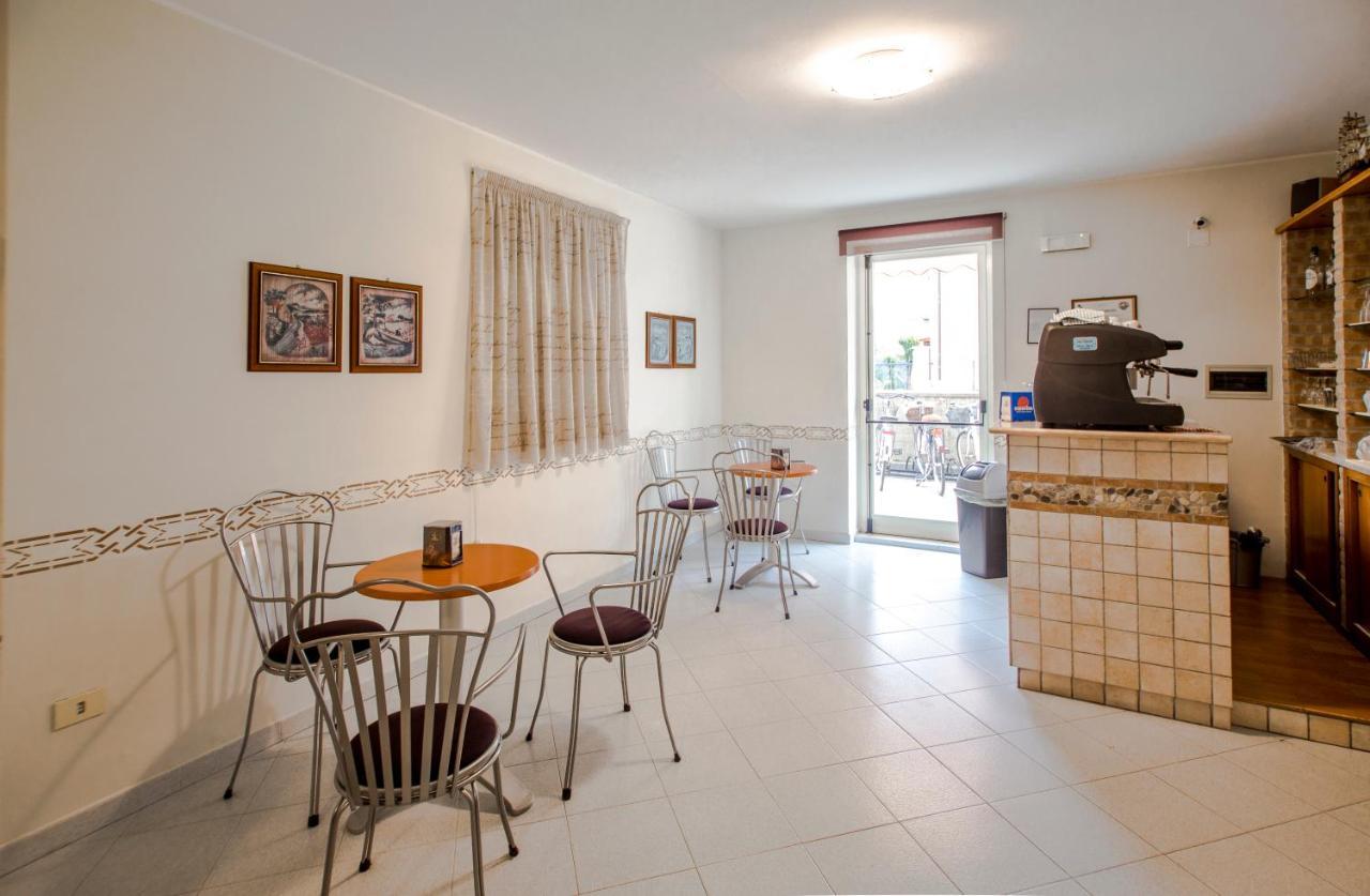 Albergo Il Veliero Pineto Esterno foto
