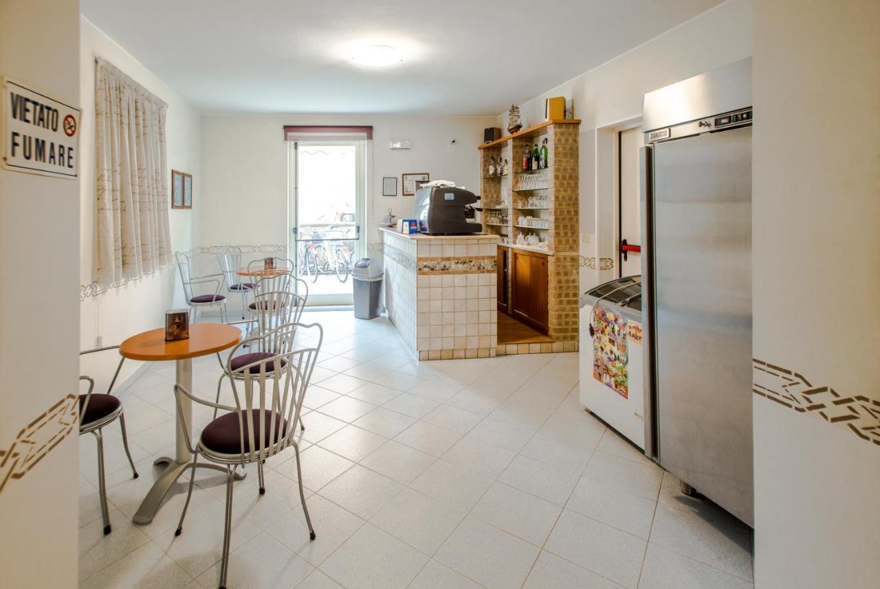 Albergo Il Veliero Pineto Esterno foto